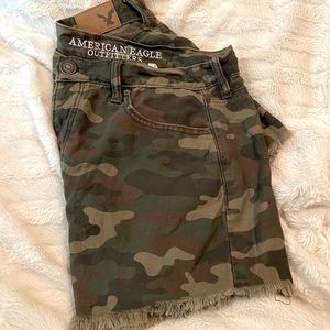 Camo American eagle shorts!